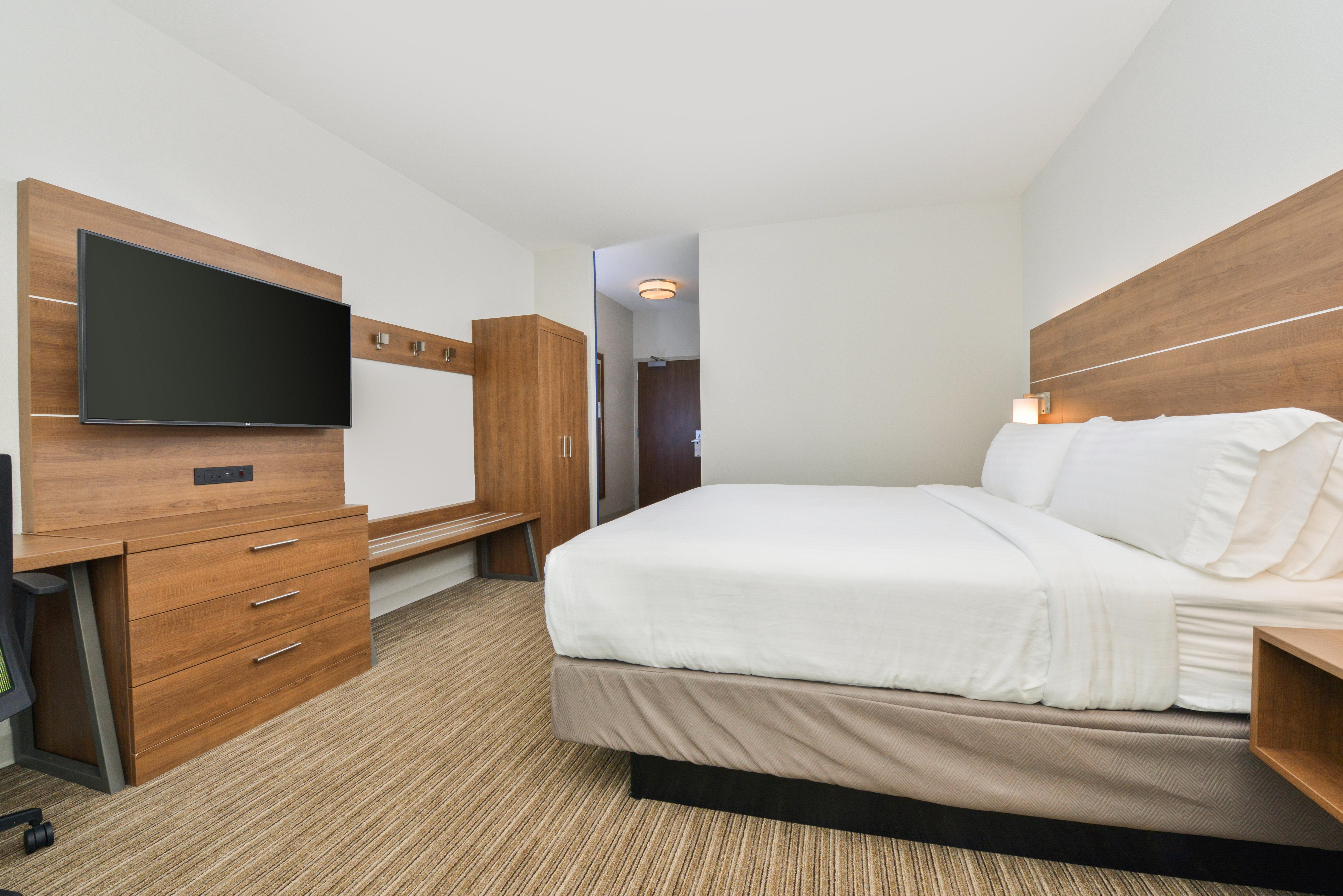 Holiday Inn Express & Suites - Chadron By Ihg Exterior photo