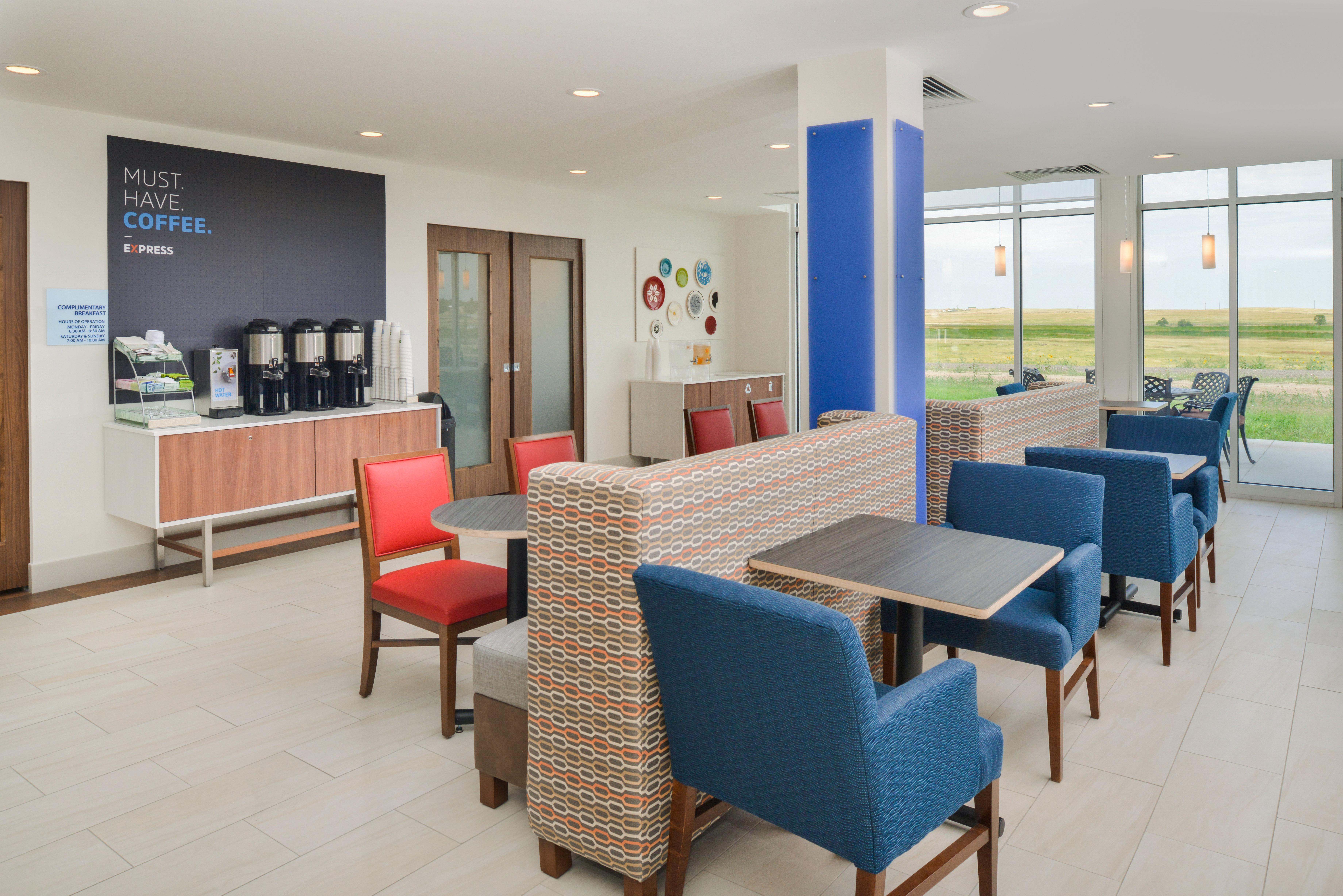 Holiday Inn Express & Suites - Chadron By Ihg Exterior photo