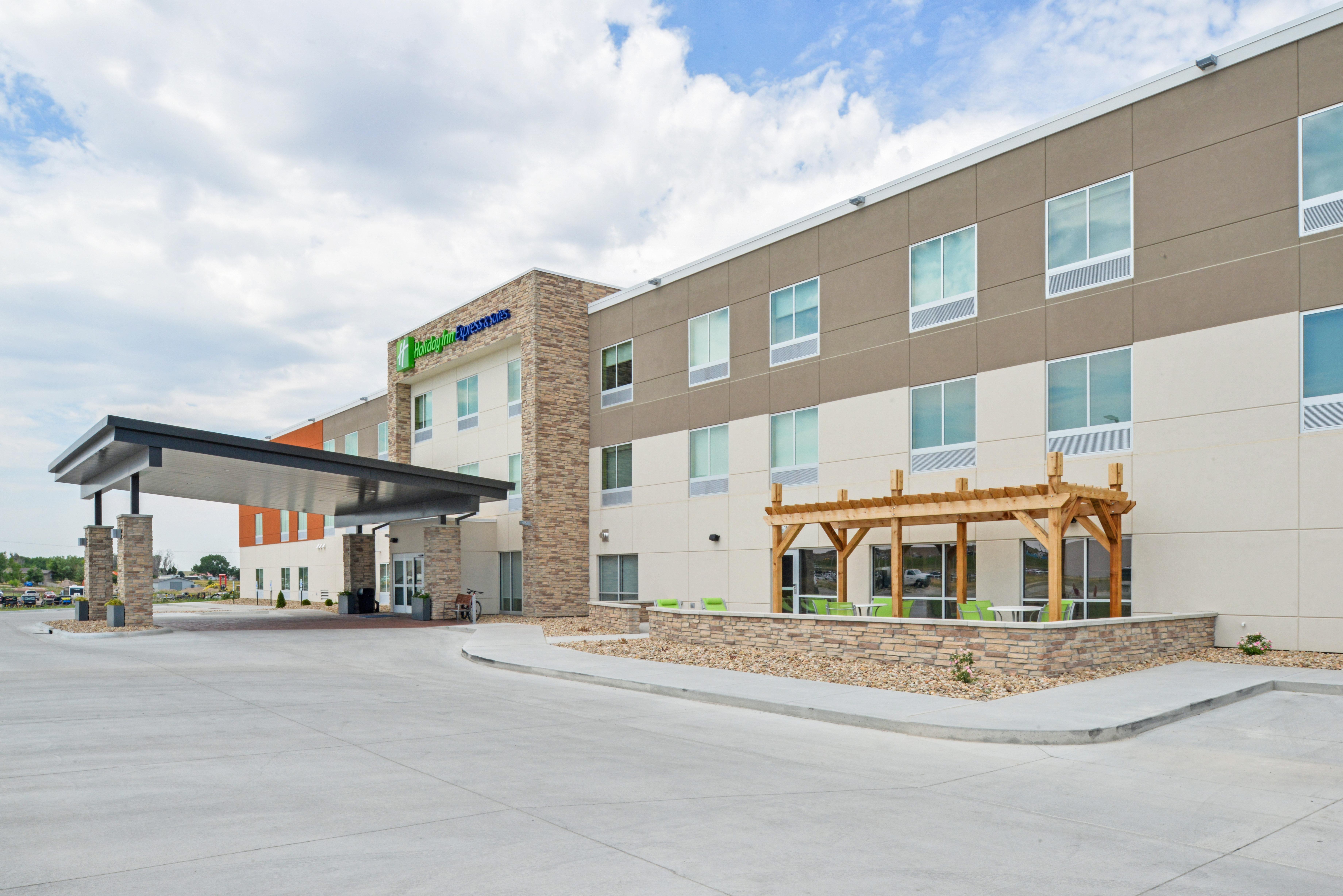 Holiday Inn Express & Suites - Chadron By Ihg Exterior photo