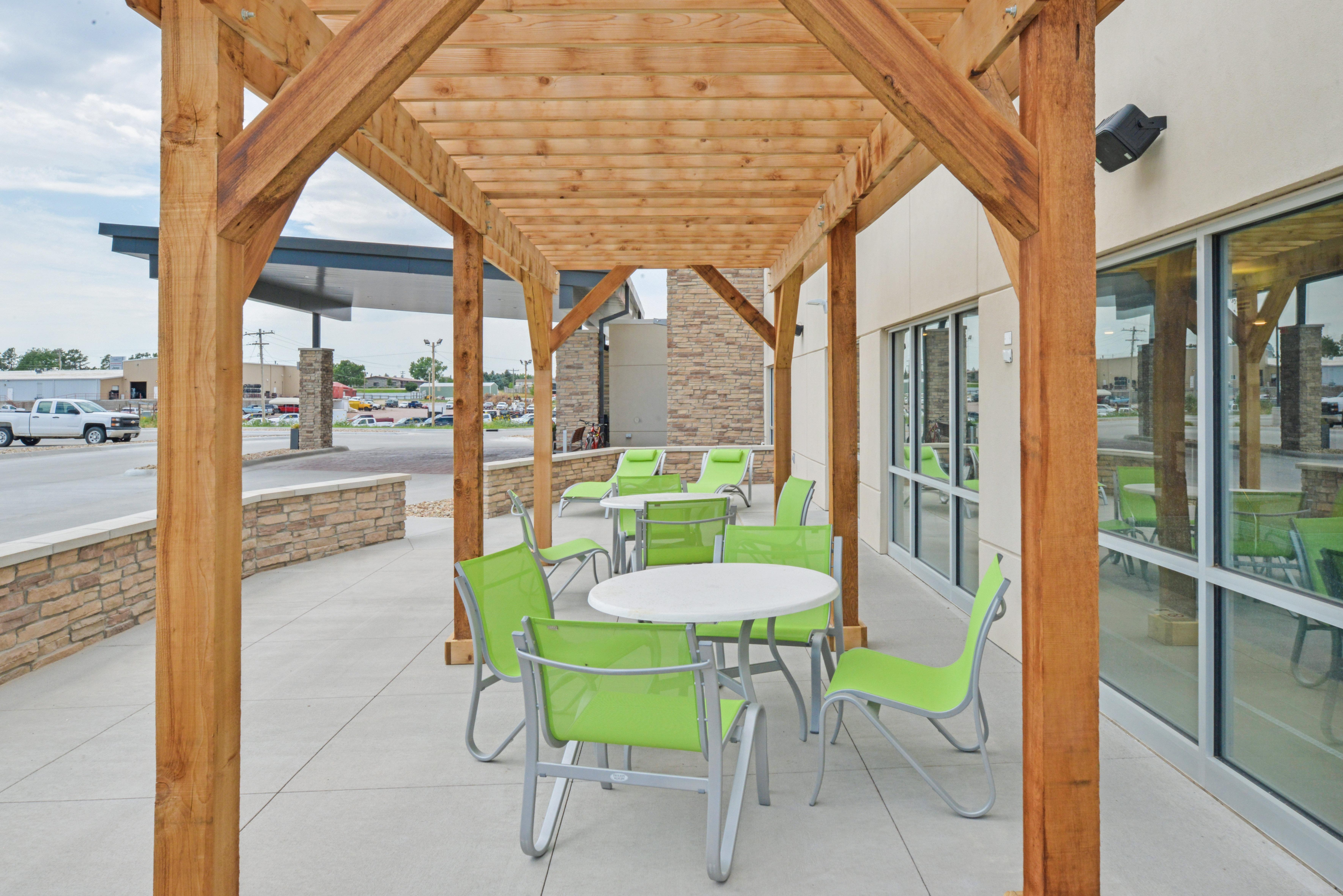 Holiday Inn Express & Suites - Chadron By Ihg Exterior photo